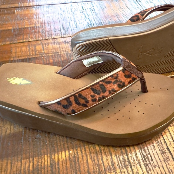 VOLATILE Neville Wedge Sandals Leopard Print. Women - 8 - Picture 1 of 5